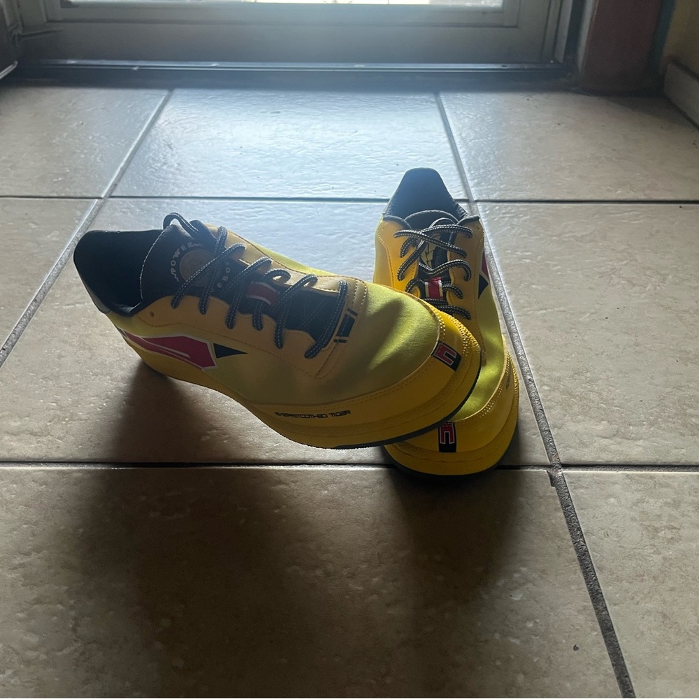 Men's 9 REEBOK CLUB C BOLYEL Yellow Ranger POWER RANGERS SE